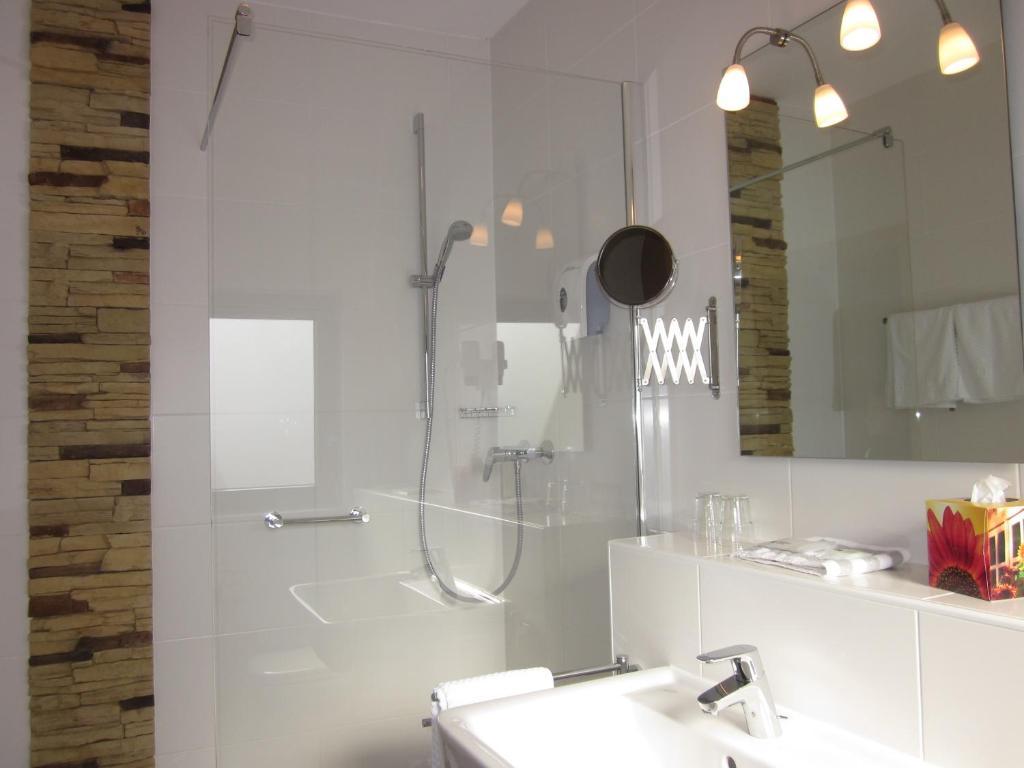 Der Schuetzenhof Hotel บาดนอยเอินอาห์-อาร์ไวเลอร์ ภายนอก รูปภาพ